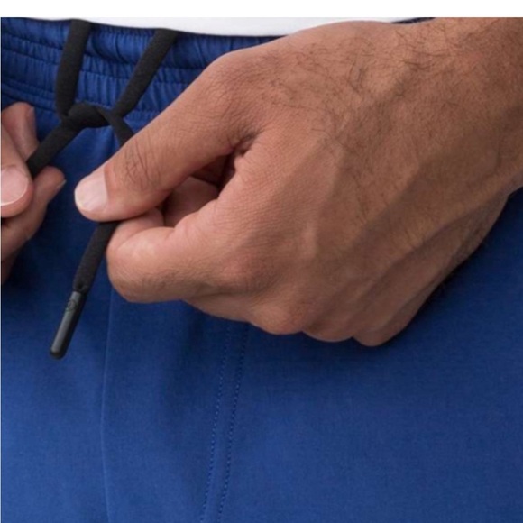 Lululemon Pace Breaker Dark Cobalt Short 9" - Size Medium - Picture 5 of 10